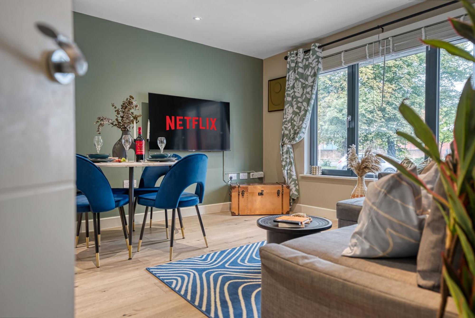 1 Bedroom Ocean Village Luxurious, Stylish & Cosy Apartment, Central Location In Southampton, Sleeps 4 - Summer Special Offer! - By Blue Puffin Stays Exterior photo